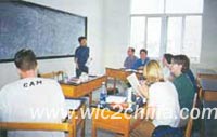 Small class teaching--no more than 6 students in one class